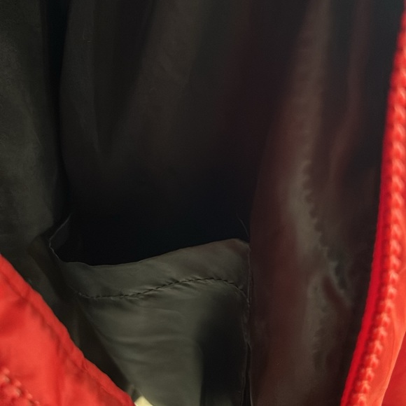 Red puffy coat size medium - Picture 6 of 6